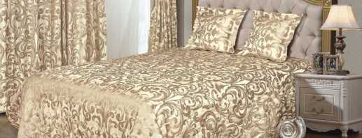 Nyanser av att välja sängkläder för en dubbelsäng, en kombination med interiören