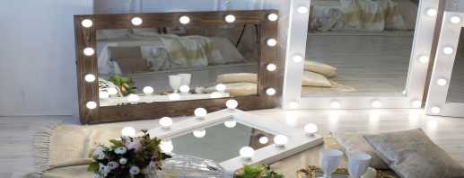 Variétés de miroirs avec ampoules, raisons de popularité chez les femmes