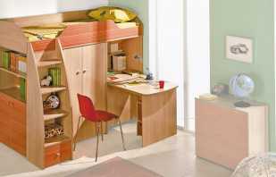 Dizajnové prvky podkrovných postelí so stolom a šatníkom, rozloženie prvkov