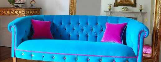 שילובים הרמוניים של ספה בצבע טורקיז עם פנים מודרניים