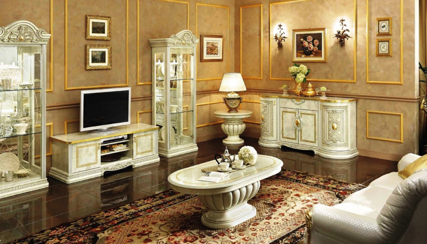 Skaistas mēbeles klasiskā stila viesistabā