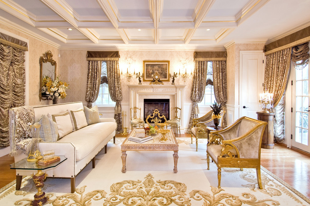 Skaistas modernas mēbeles klasiskā stila viesistabā