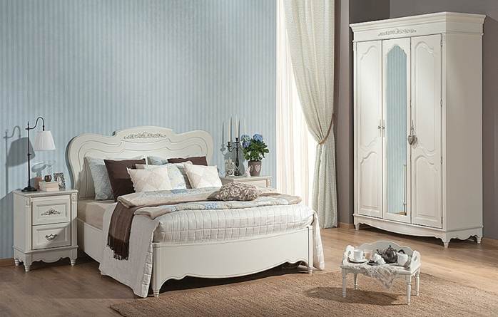 Stilīgas guļamistabas mēbeles provence stilā