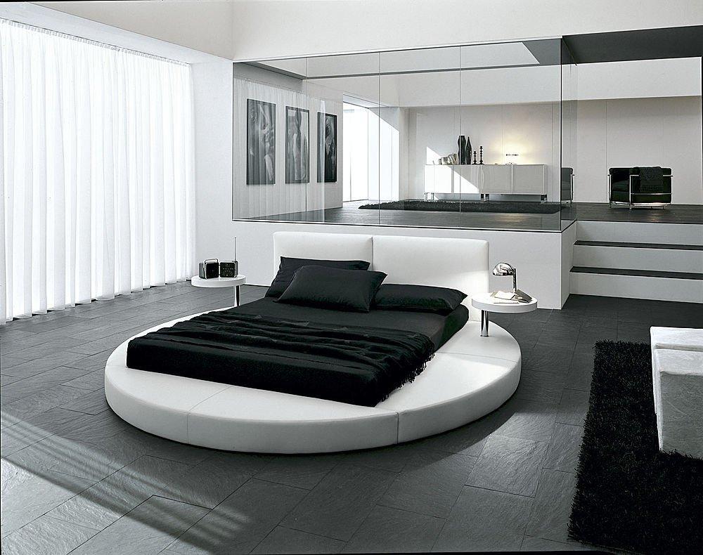 Moderna guļamistaba melnbaltā krāsā