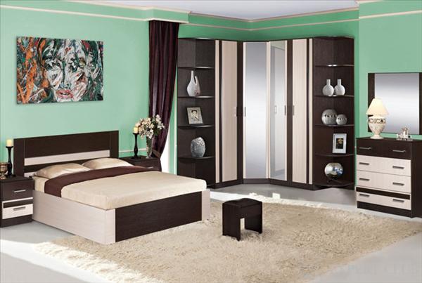 Modulāra guļamistaba ar stūra skapi ir viens no labākajiem risinājumiem.