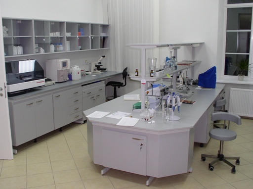 Kvalitātes laboratorijas mēbeles