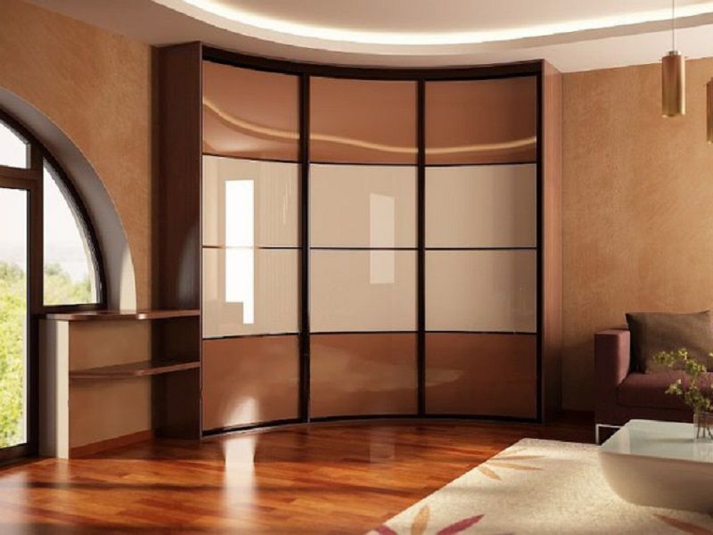 Sliding wardrobe - a simple solution for a small apartment