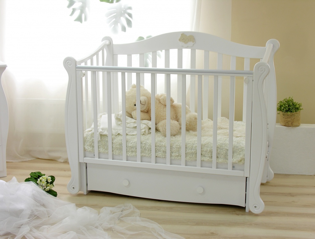 Balta gultiņa mazulim