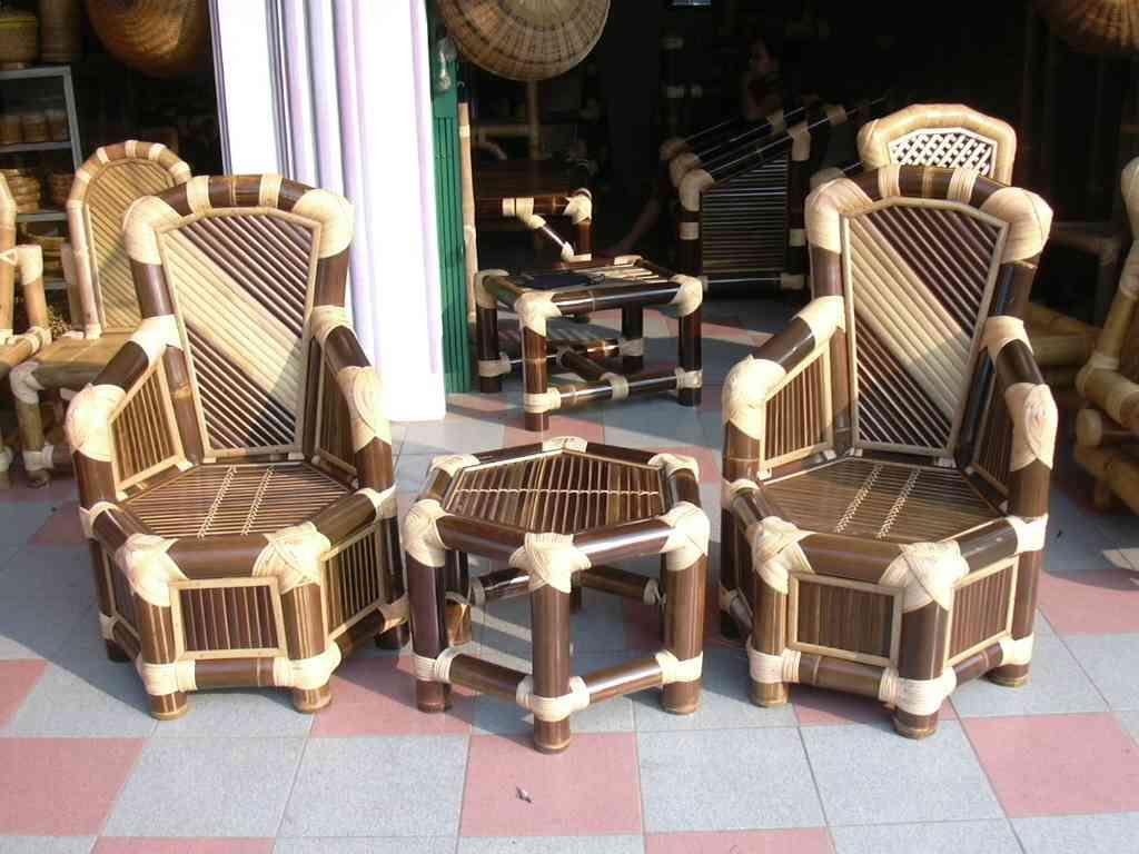 Bambusový nábytek a bambusové lavičky