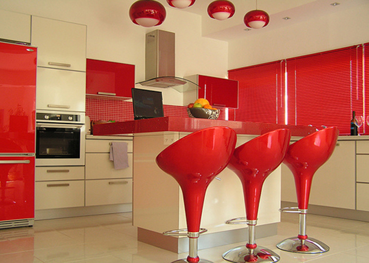 Virtuve sarkanā krāsā