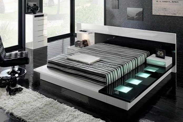 Augsto tehnoloģiju guļamistaba
