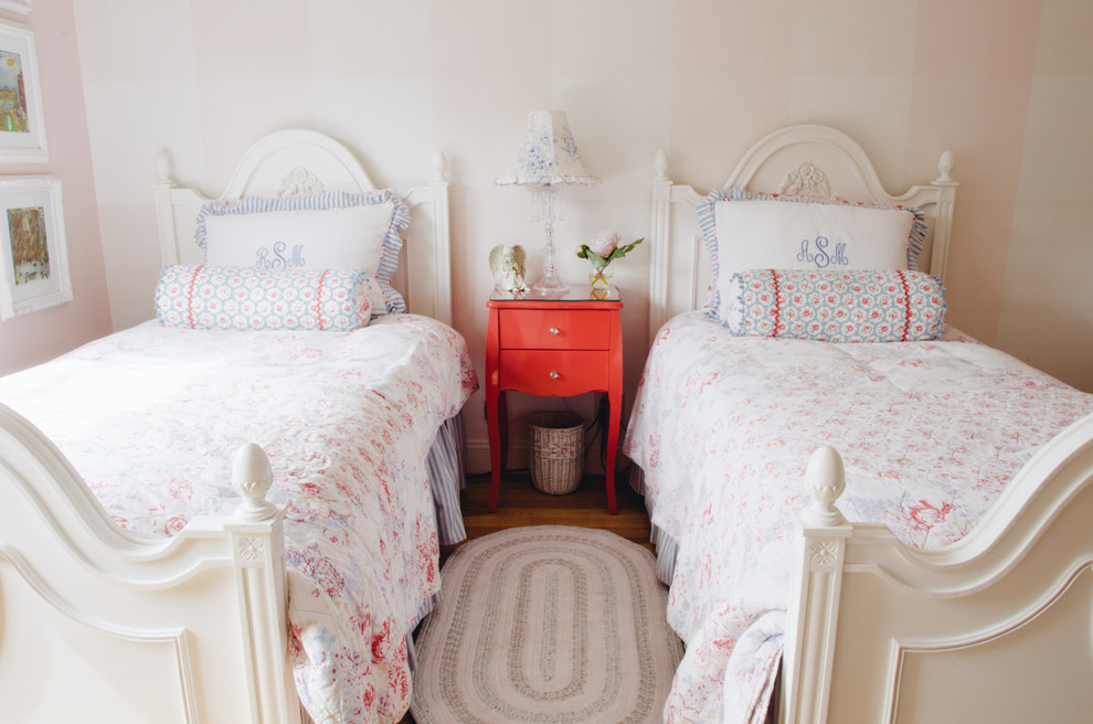 Divas gultas guļamistabā Provence