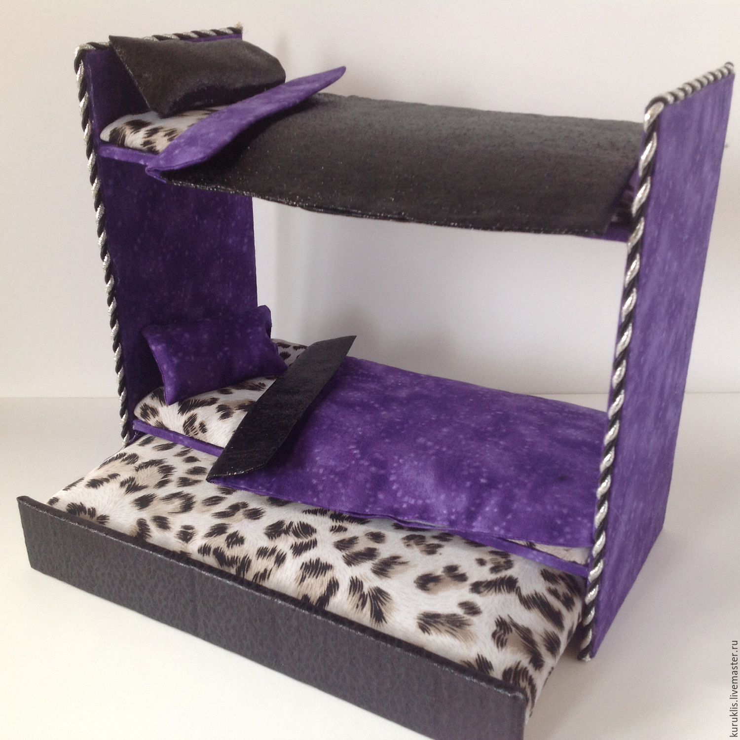 Bunk bed for dolls (three berths)