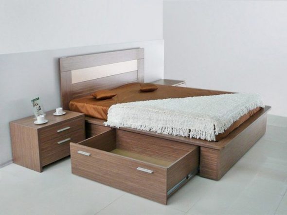 Divvietīga gulta ar atvilktnēm bez sliedēm