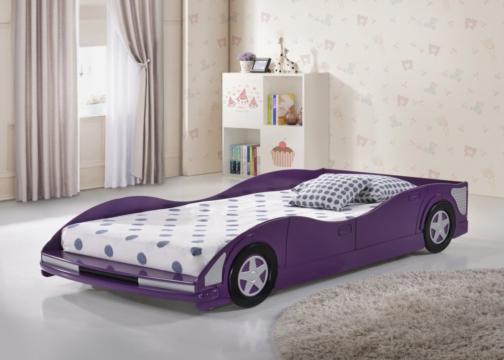 Violeta automašīna