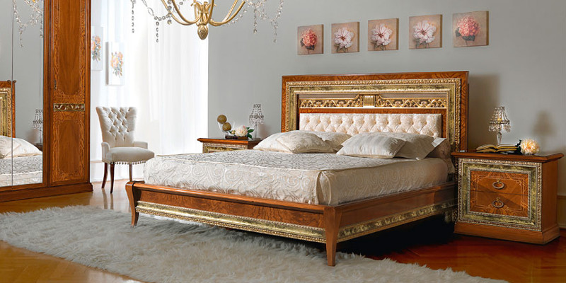 Masīvkoka itāļu stila gulta