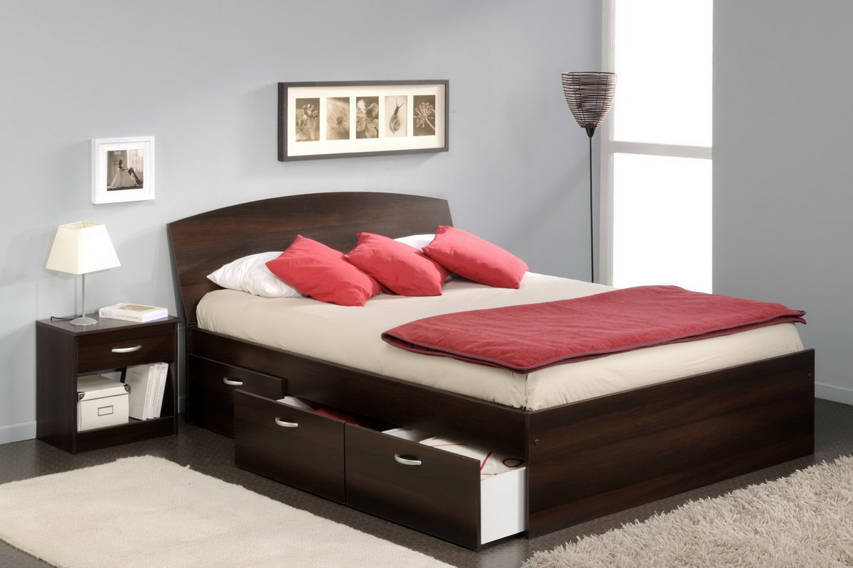 Minimālisma gulta ar trim atvilktnēm sānos