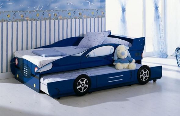 Bērnu gultas mašīna ar papildu gultu gulēšanai