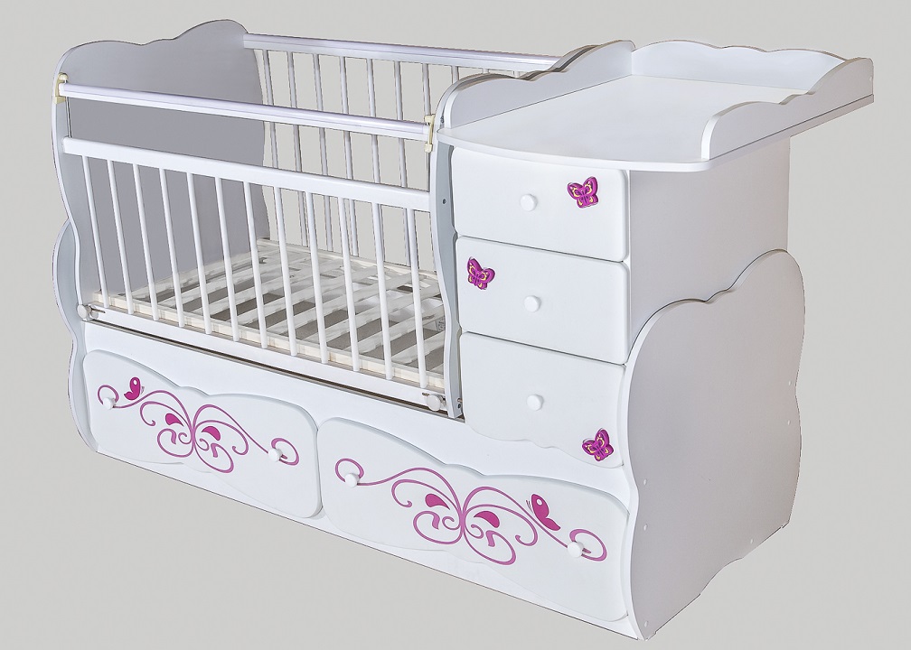 Pārveidojot bērnu gultiņu jaundzimušajiem
