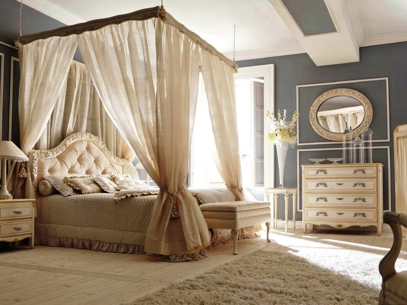 Divguļamā gulta ar skaistu nojumi