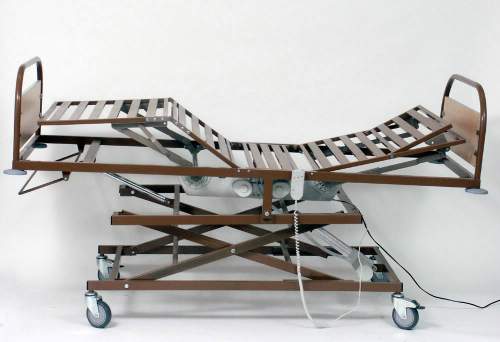 Četru sekciju funkcionālā gulta ar elektrisko pacēlāju