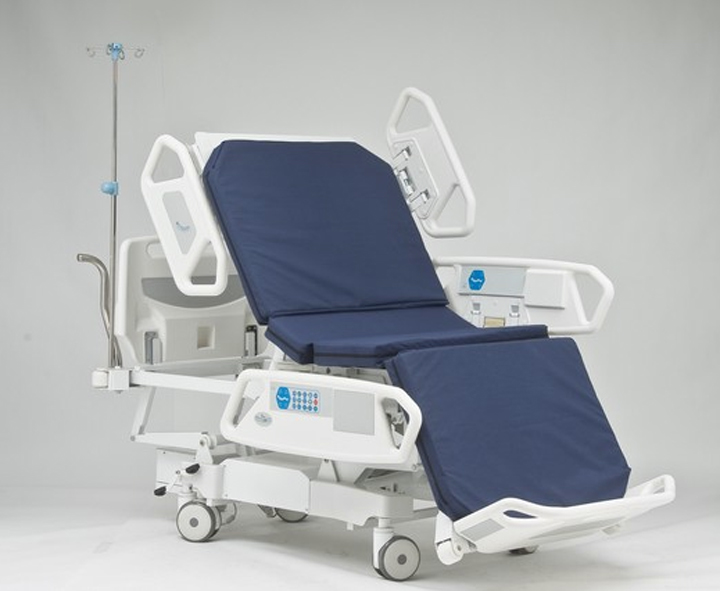 Medicīnisks gultas krēsls invalīdiem