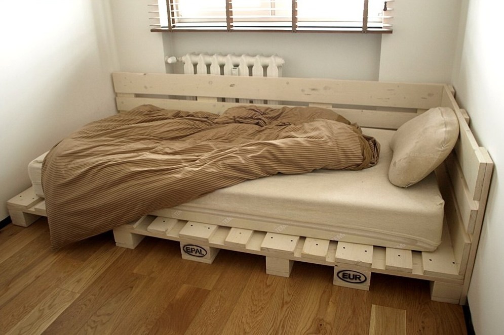 Vienvietīga gulta