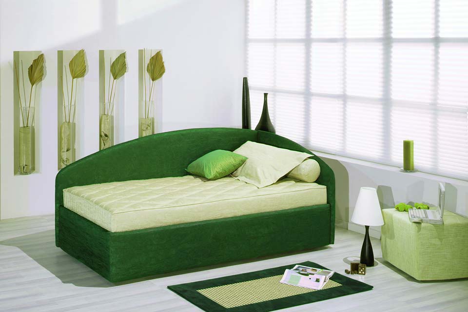Modernas guļamistabas zaļās nokrāsas
