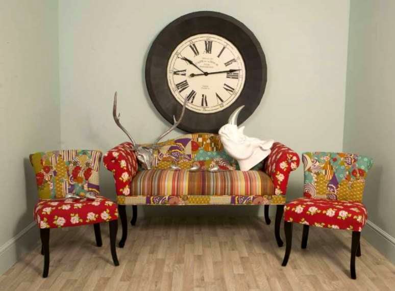 Daudzkrāsains boho stila dīvāns