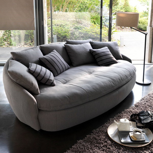 Moderns dīvāns