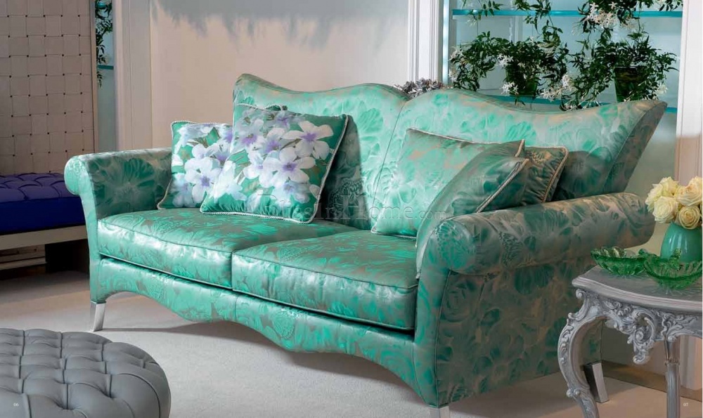 Zaļā žakarda dīvāns
